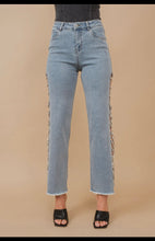 Load image into Gallery viewer, Jewel Trim Super Stretch Jeans
