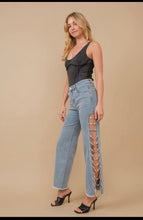 Load image into Gallery viewer, Jewel Trim Super Stretch Jeans
