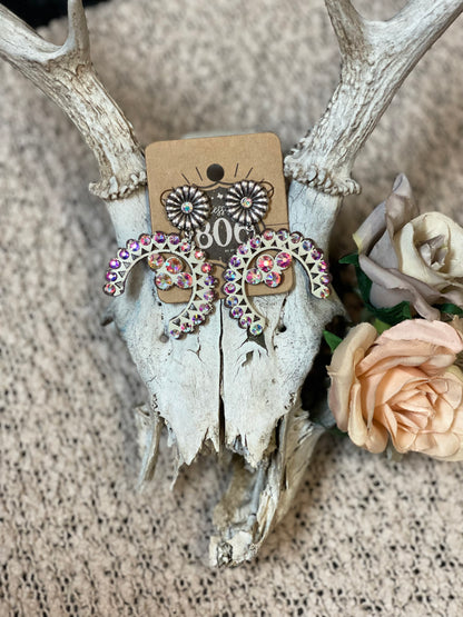 806 Horseshoe Conch Earring