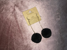 Load image into Gallery viewer, Pom Pom Chain Drop Earring
